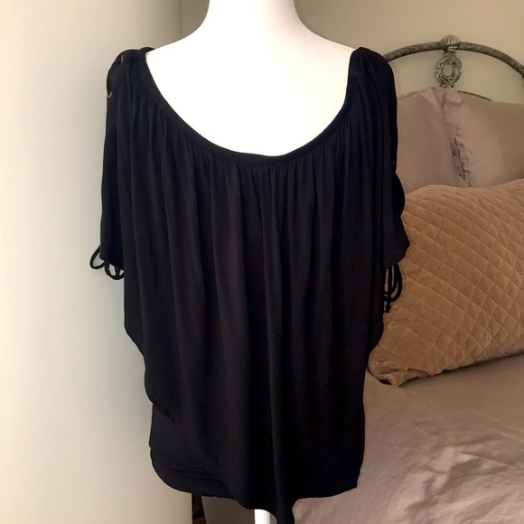 VaVa by Joy Han Off-the-Shoulder Top - Picture 3 of 16